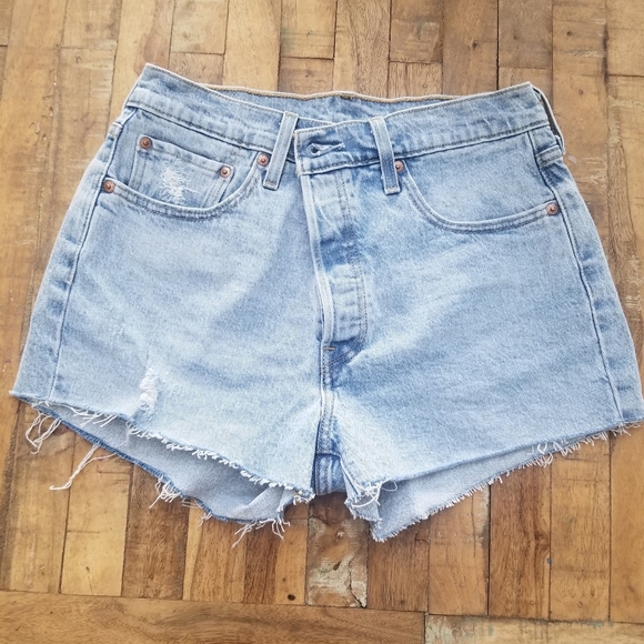 501 Levi's Cutoff Button Fly Jeans - Picture 2 of 7